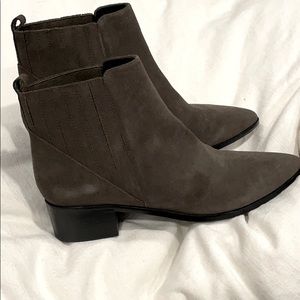 NWOT Marc Fisher Yolli booties!